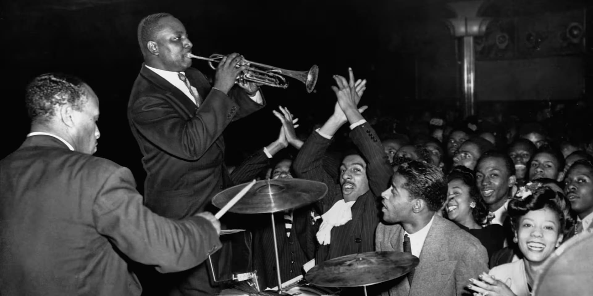 Interior of a Harlem jazz club during the 1920s Harlem Renaissance, where music, rhythm, and collective energy shaped the cultural atmosphere.