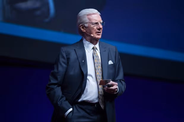 Bob Proctor teaching the concept of a paradigm shift and subconscious reprogramming during a success seminar
