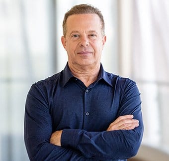 Dr Joe Dispenza teaching neuroscience meditation and manifestation and the power of the reticular activating system. 