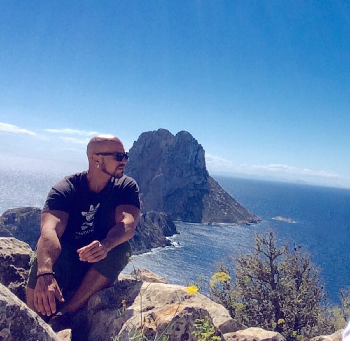 Hector Jesus Arencibia overlooking the sea in contemplation — creator of The Universe Unveiled